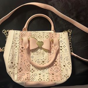 Betsey Johnson adorable hand bag with shoulder strap (chain/leather)